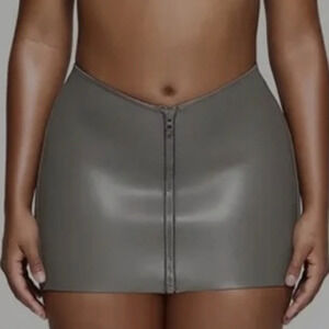 NWT SKIMS RUBBERIZED SCUBA SWIM MINI SKIRT GRAY CHALK size 4X